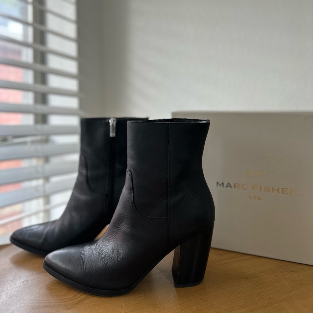 Marc Fisher LTD Black Leather Giana Boot Bootie Sz 7